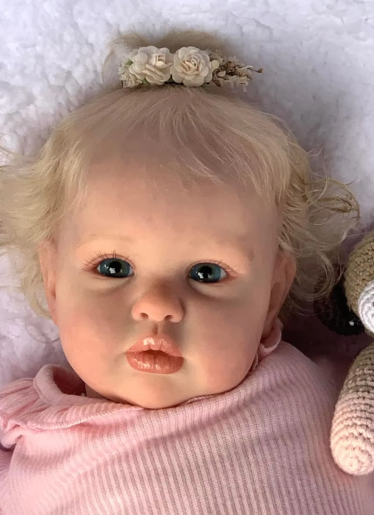 Ellie: 24-Inch Lifelike Reborn Baby Girl Doll with Hand-Rooted Hair – Your Perfect Cuddly Companion