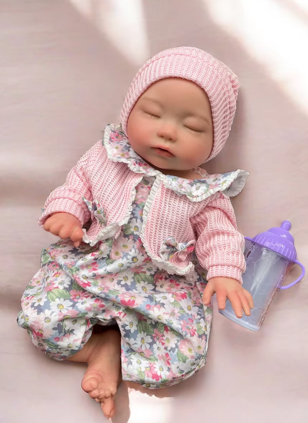 Lil' Miracle: 35 cm Hyper-Realistic Silicone Reborn Baby Girl Doll – Drinks, Pees, and Bathes