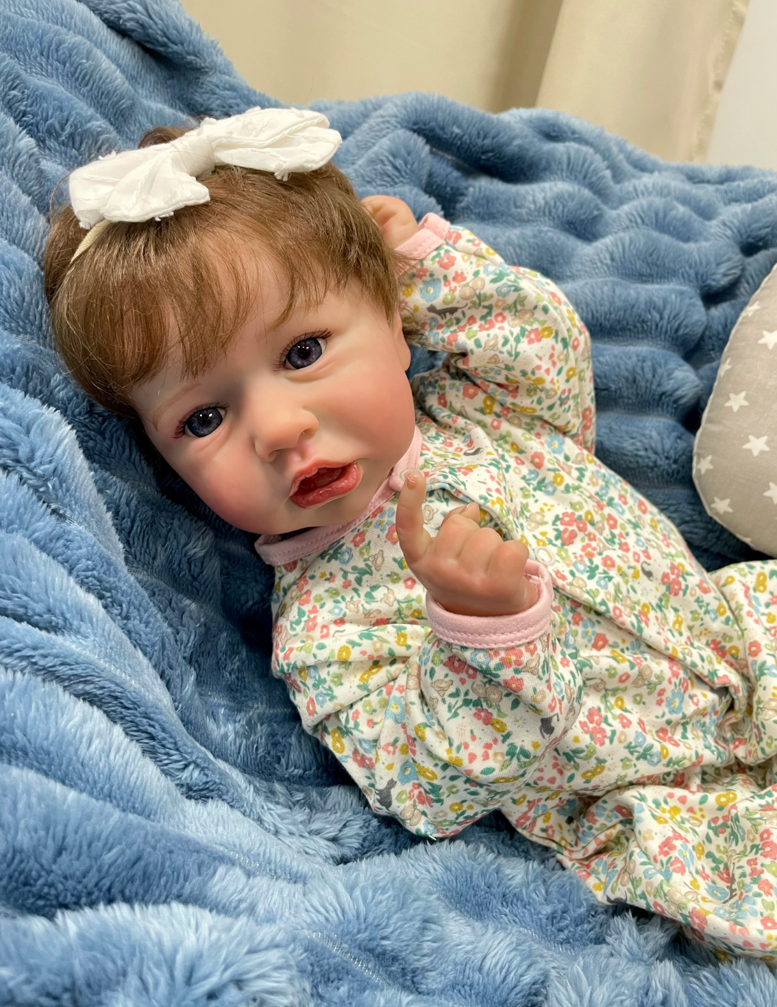 Maya – 22-Inch / 55 cm Full Vinyl Reborn Baby Girl Doll with 3D-Painted Skin and Accessories