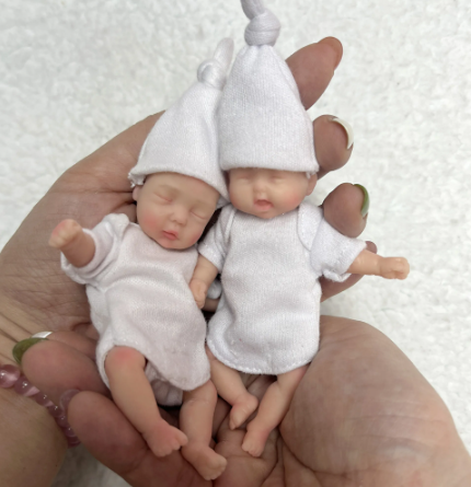 Mini Reborn Girl Doll with 2 Outfits